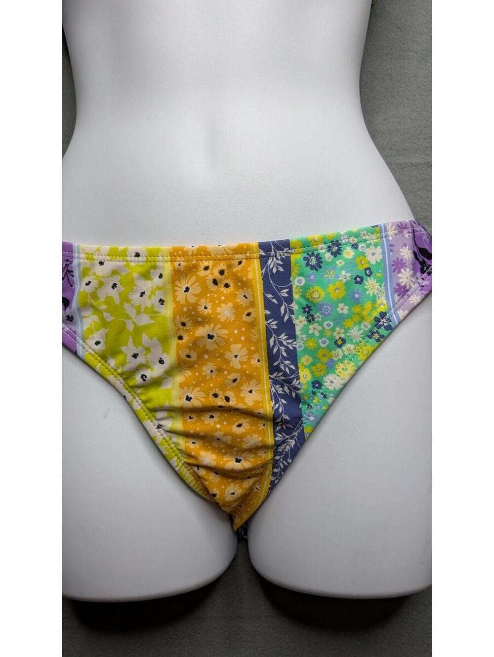California Sunshine Bikini Set Womens S/M Floral Underwire Padded Swimwear - Picture 2 of 6